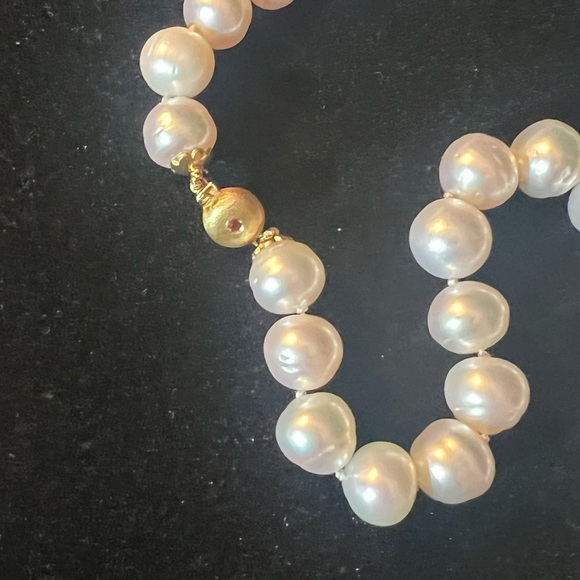 South Sea Pearls . - Picture 7 of 8